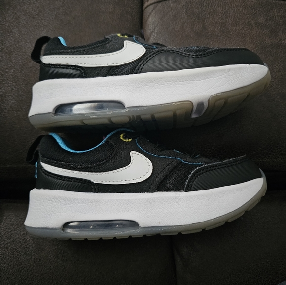 Nike AirMax Toddler 9C - Picture 2 of 6